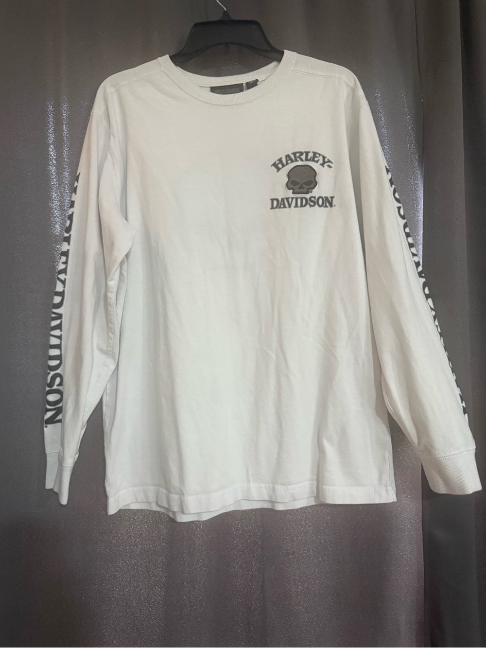 Harley-Davidson White Long Sleeve Skull Tee with Black Sleeve Script